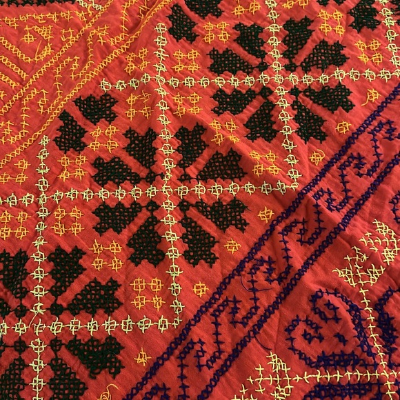 Hand-Stitched Vintage Bedspread - Picture 12 of 13